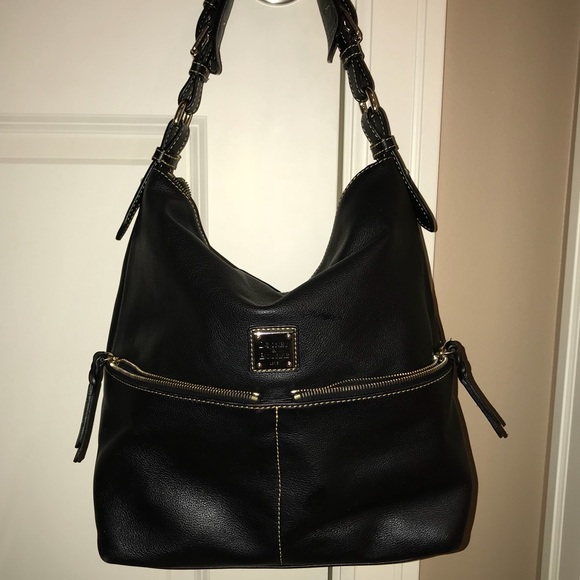 Dooney & Bourke Handbags - Dooney & Bourke purse 🖤